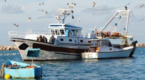Omicidio in mare tra pescatori
Una barca si è avvicinata
Spara con il fucile: ucciso subito
e cadavere gettato in mare